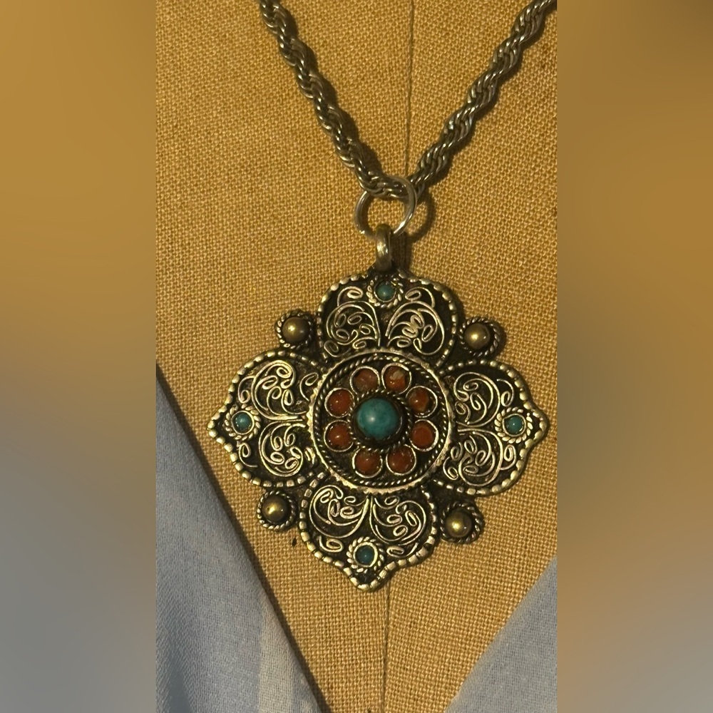 Elegant Silver and Turquoise Pendant Necklace